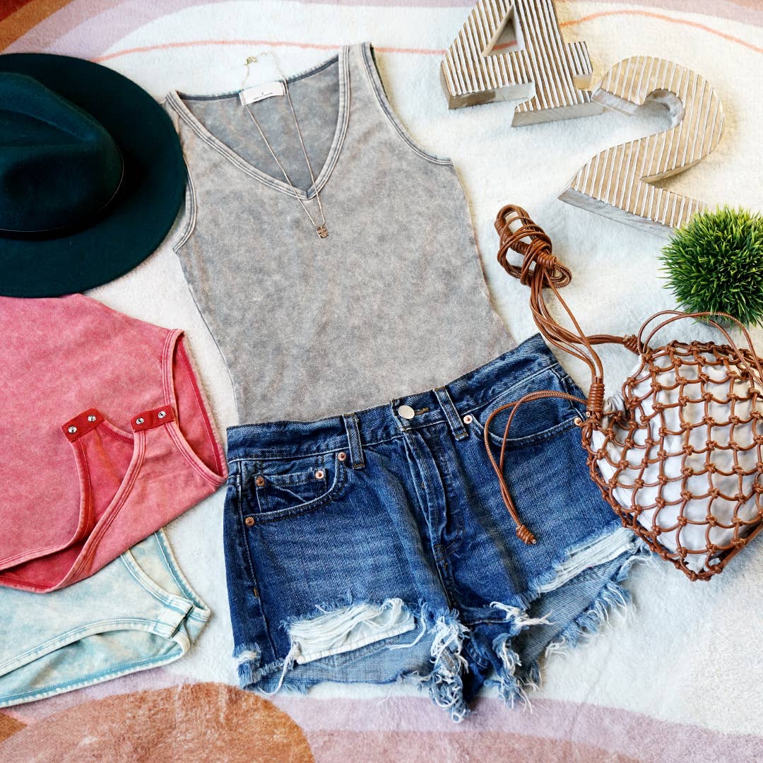 `.Cotton Mineral Wash Bodysuit w/ Snap buttons