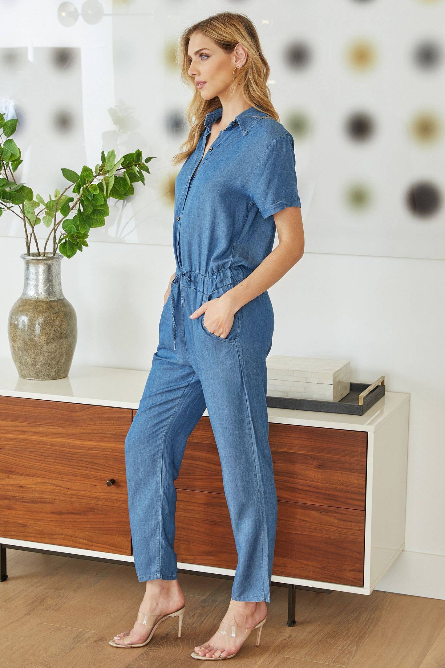 CUFFED SHORT SLEEVE DENIM JUMPSUIT(748007-DEN)