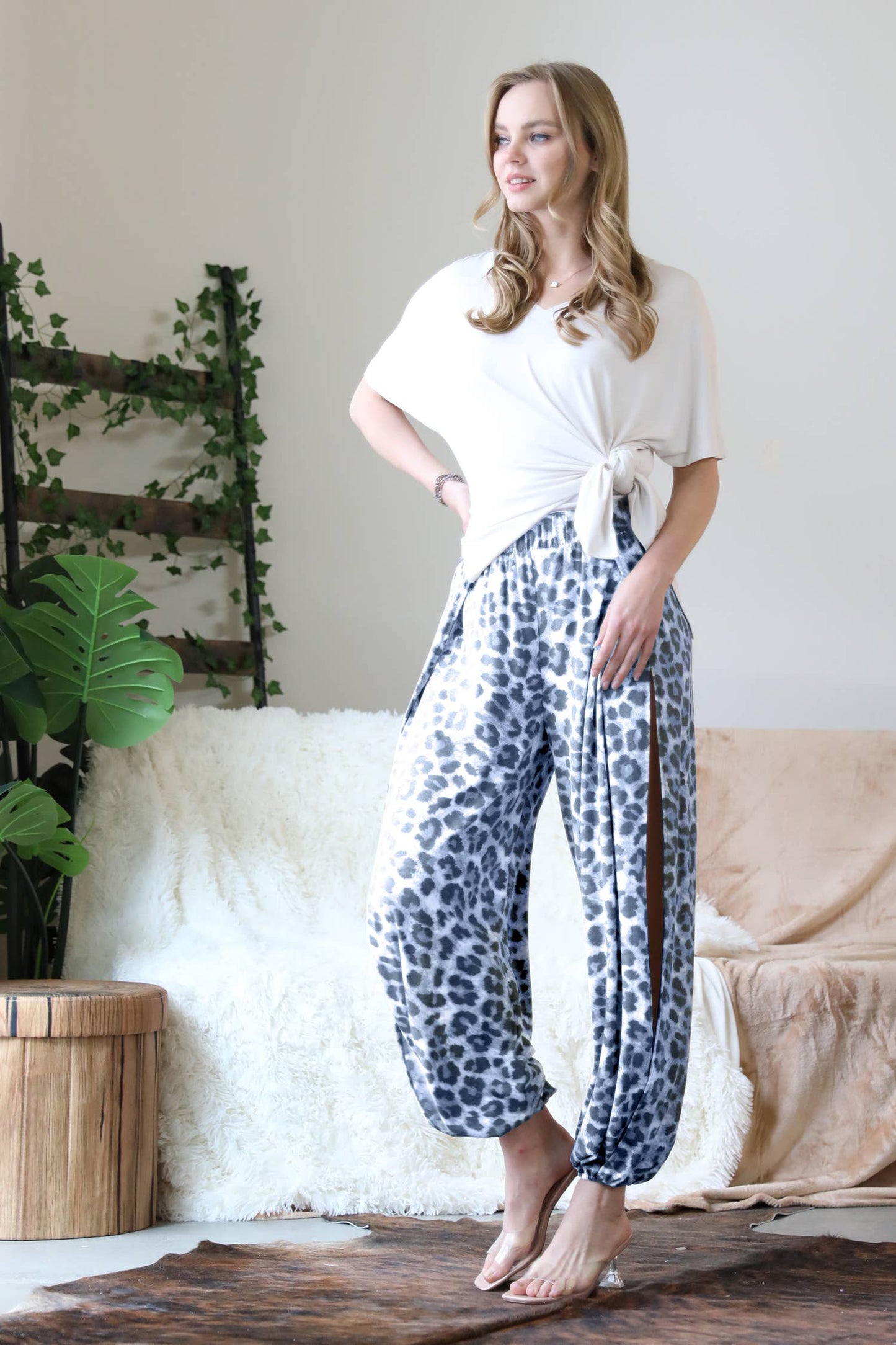 ",....SI-22053 Leopard Print Side Split Yoga Pants