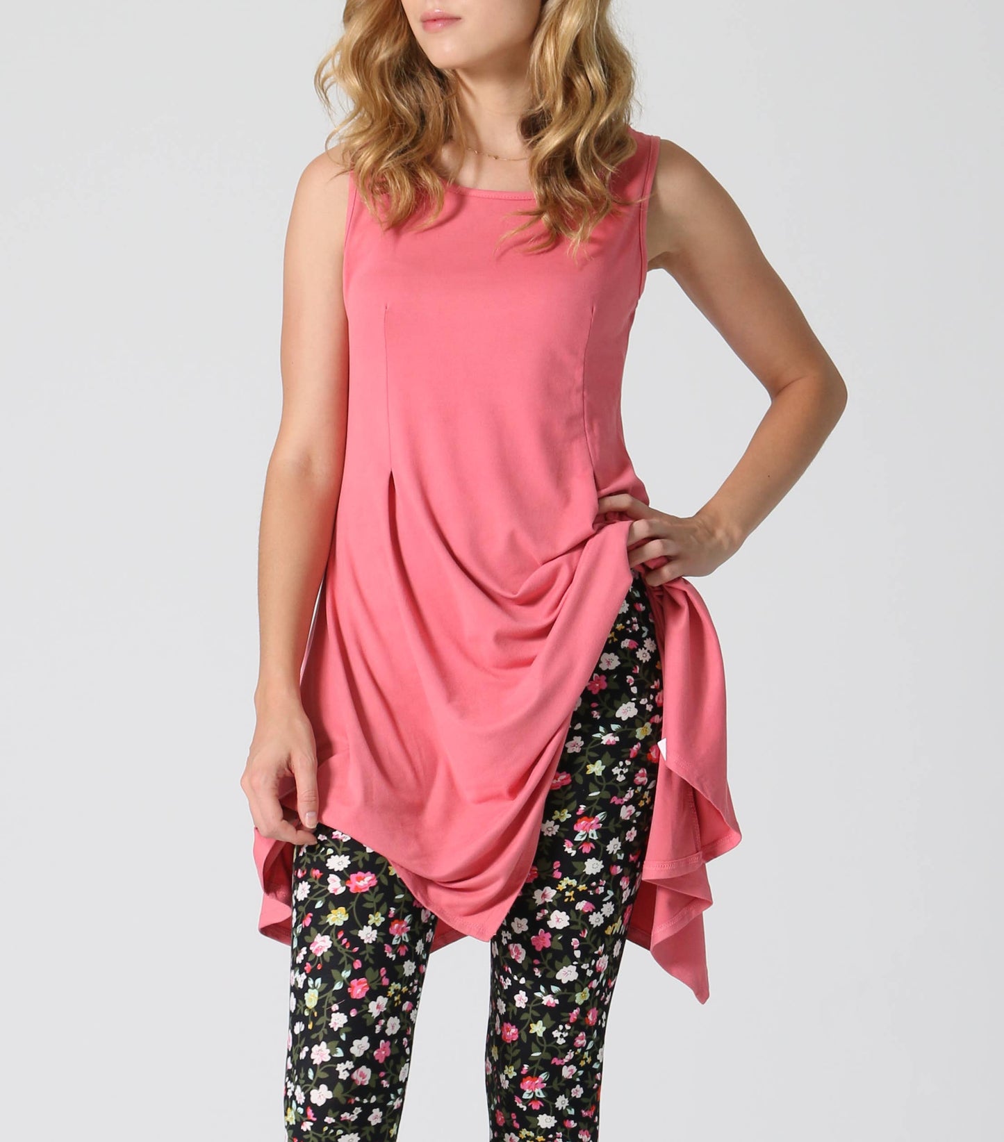 ,._ SI-2089 Flare Sleeveless Tunic