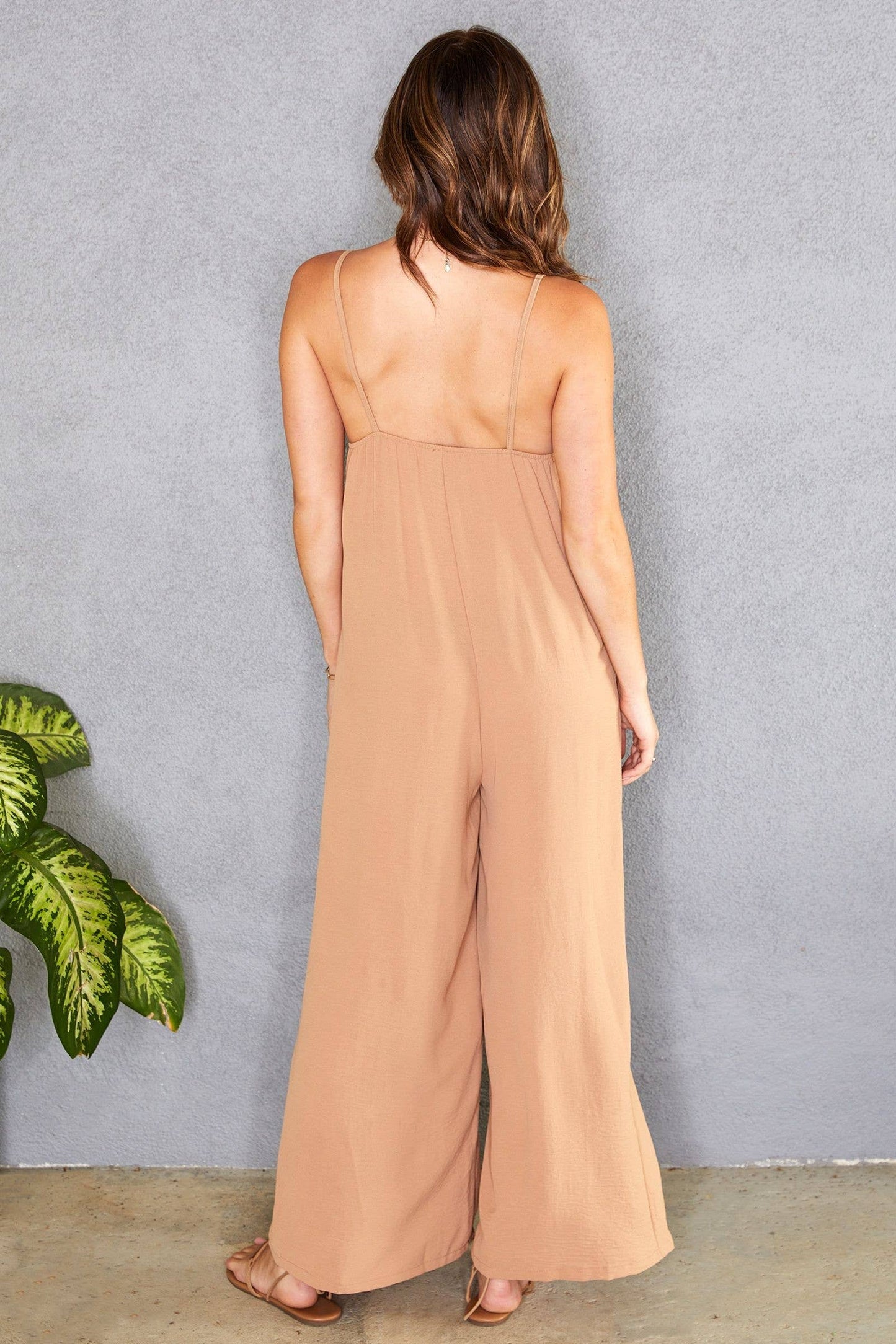 SPAGHETTI STRAP V NECK WIDE LEG PALAZZO JUMPSUIT(L5925-CML)
