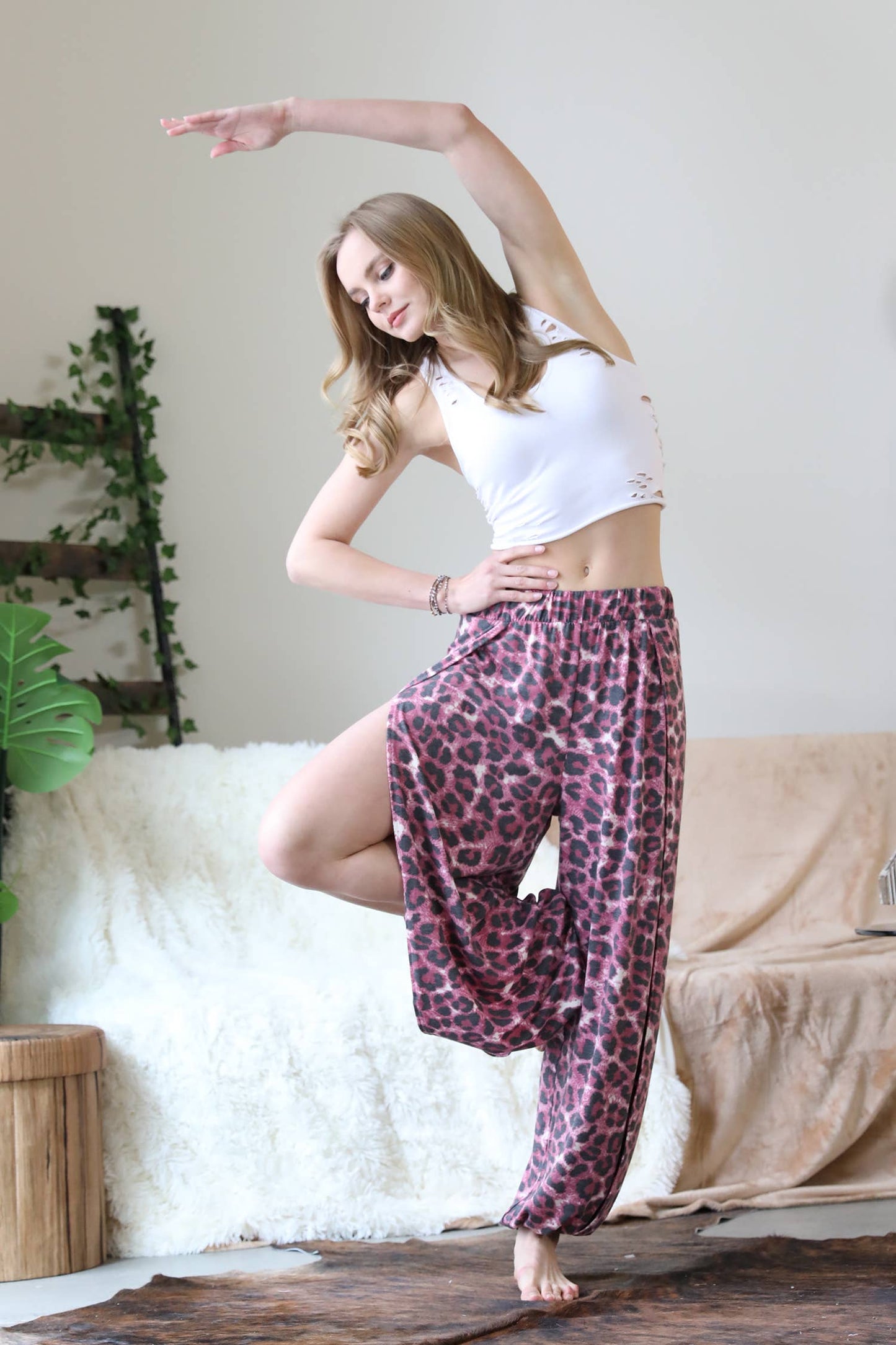 ",....SI-22053 Leopard Print Side Split Yoga Pants