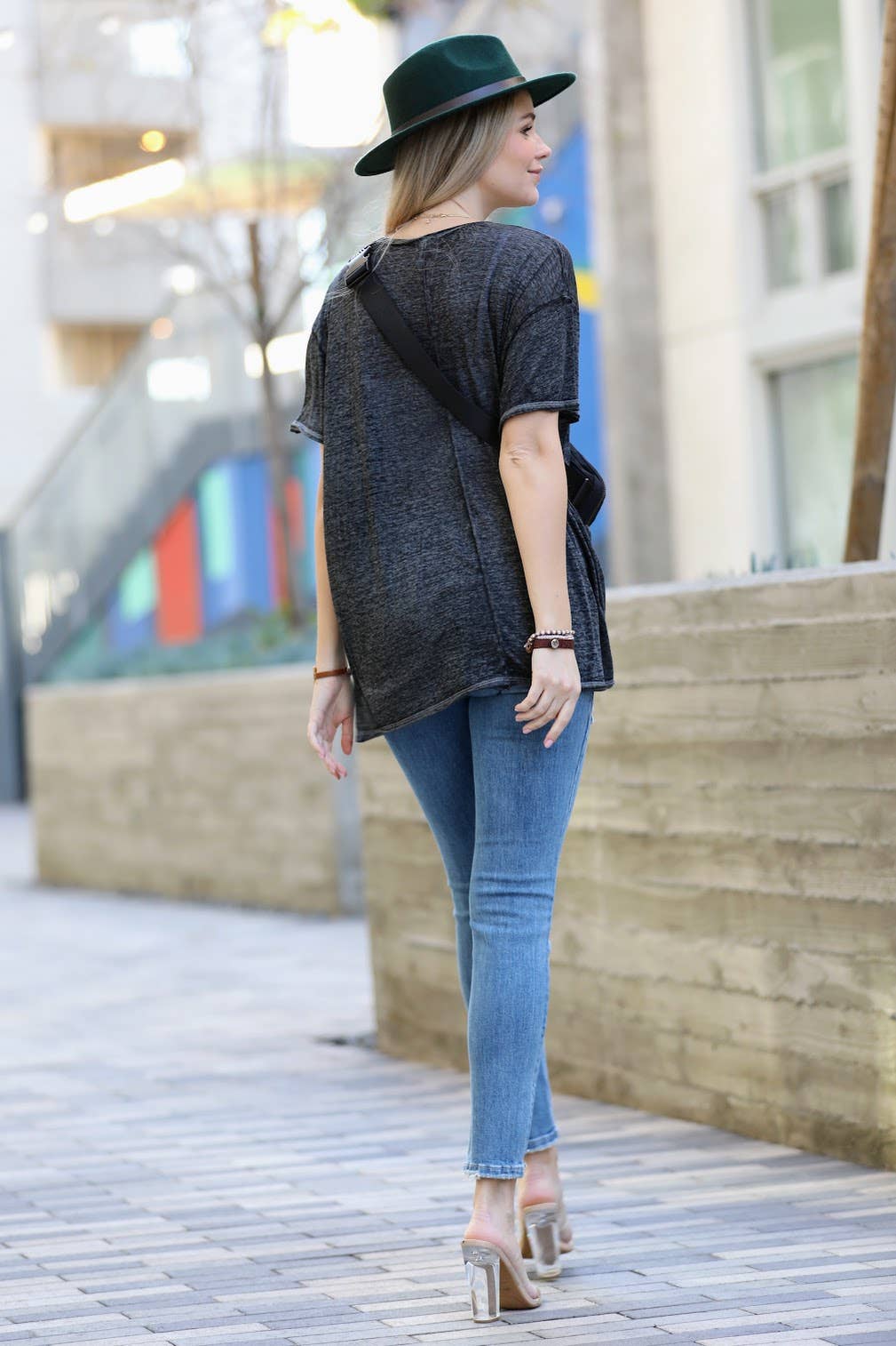 .0713 V-neck Washed Burnout Hi Low Top SI-24391
