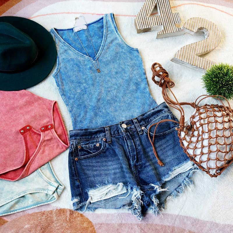 `.Cotton Mineral Wash Bodysuit w/ Snap buttons