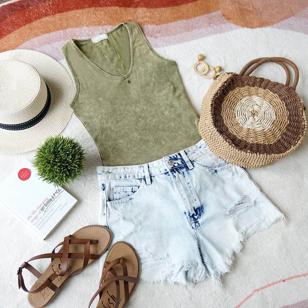 `.Cotton Mineral Wash Bodysuit w/ Snap buttons