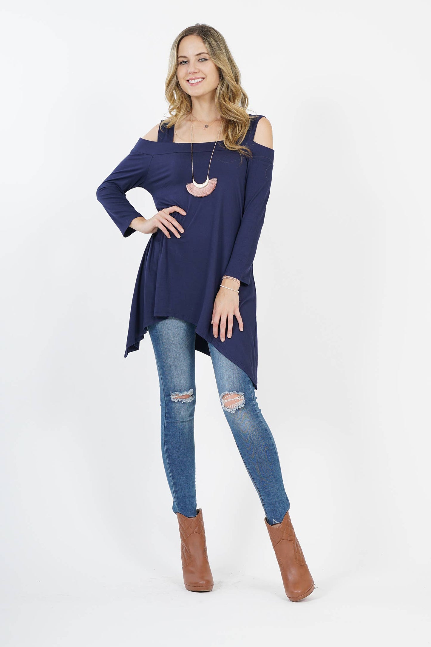 ...SI-10448 Off-shoulder side-tail tunic