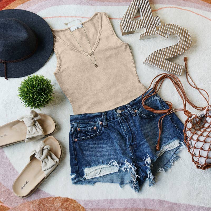 `.Washed & Solid Cotton Bodysuit w/Snap Button closure