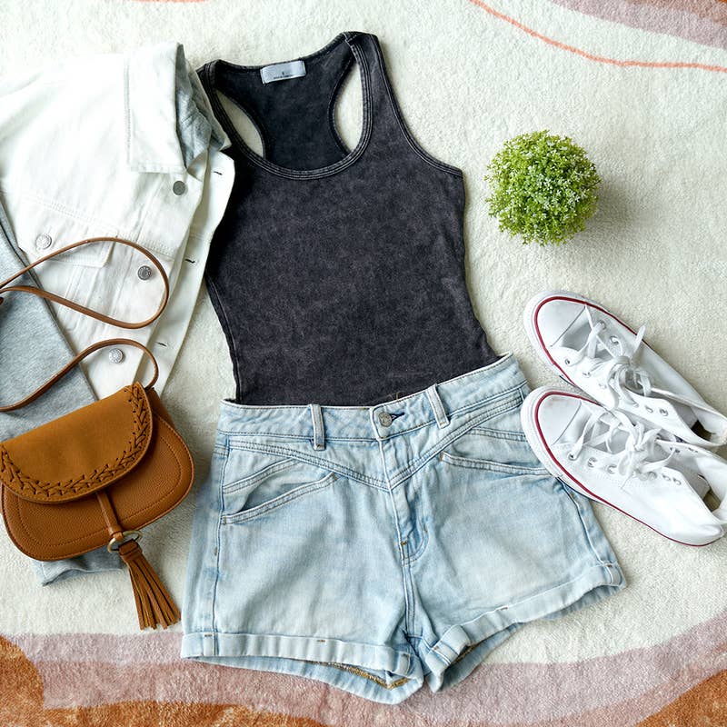 `.Washed & Solid Cotton Bodysuit w/Snap Button closure