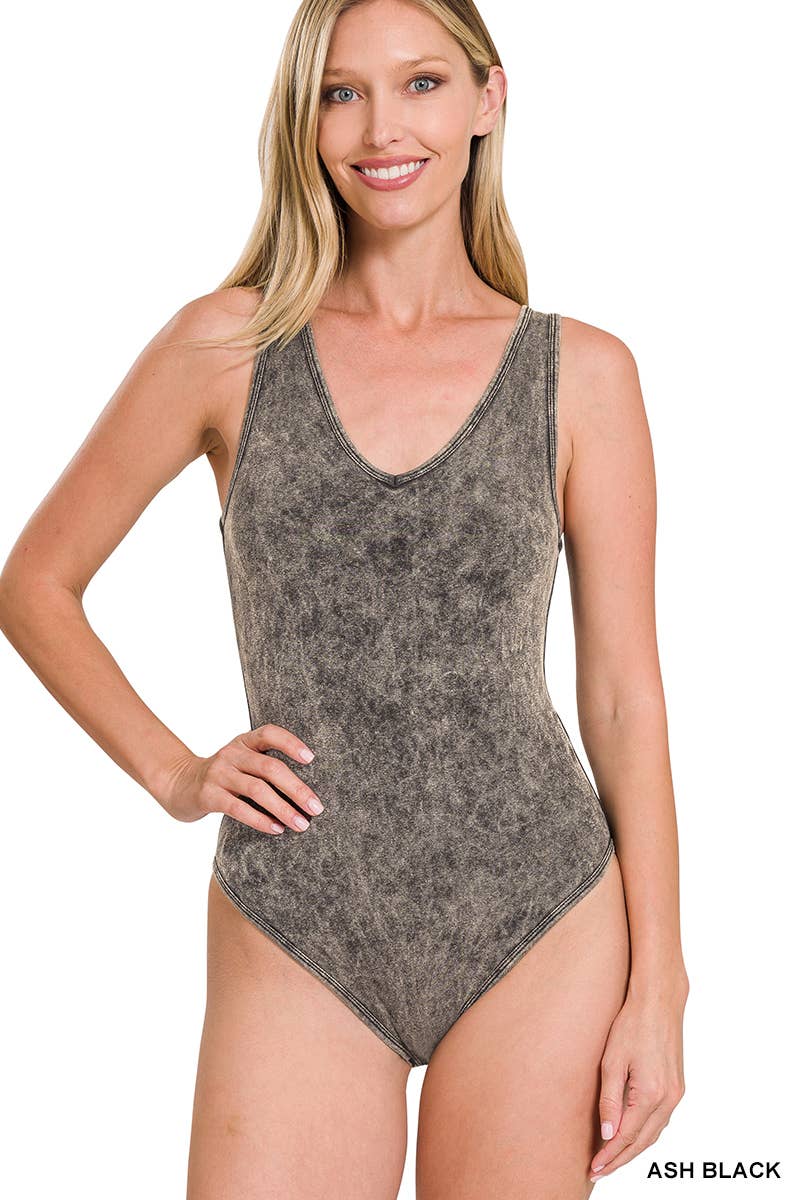 `.Washed & Solid Cotton Bodysuit w/Snap Button closure